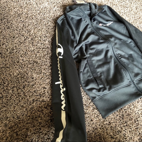 Champion jacket - youth - Picture 3 of 4